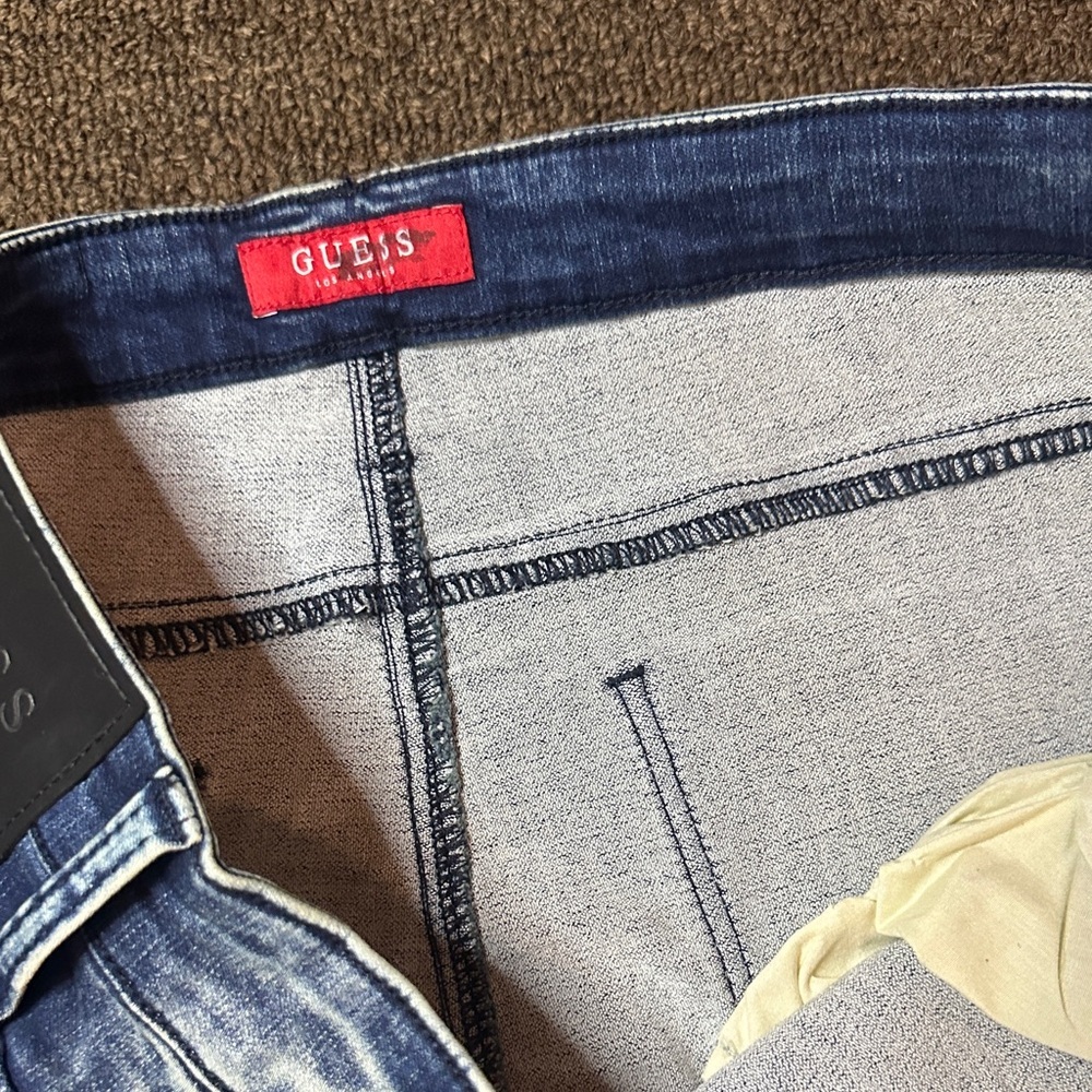 GUESS New Men's Faded Blue Slim Jeans size 38x32 - Picture 5 of 11